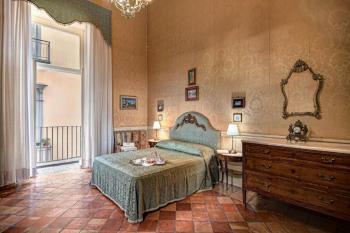 Arthouse - Lady Mary's Tribunali Luxury Suite - Naples Historical Centre